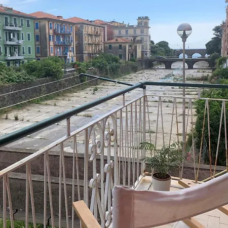 玛丽克莱尔公寓 公寓 *